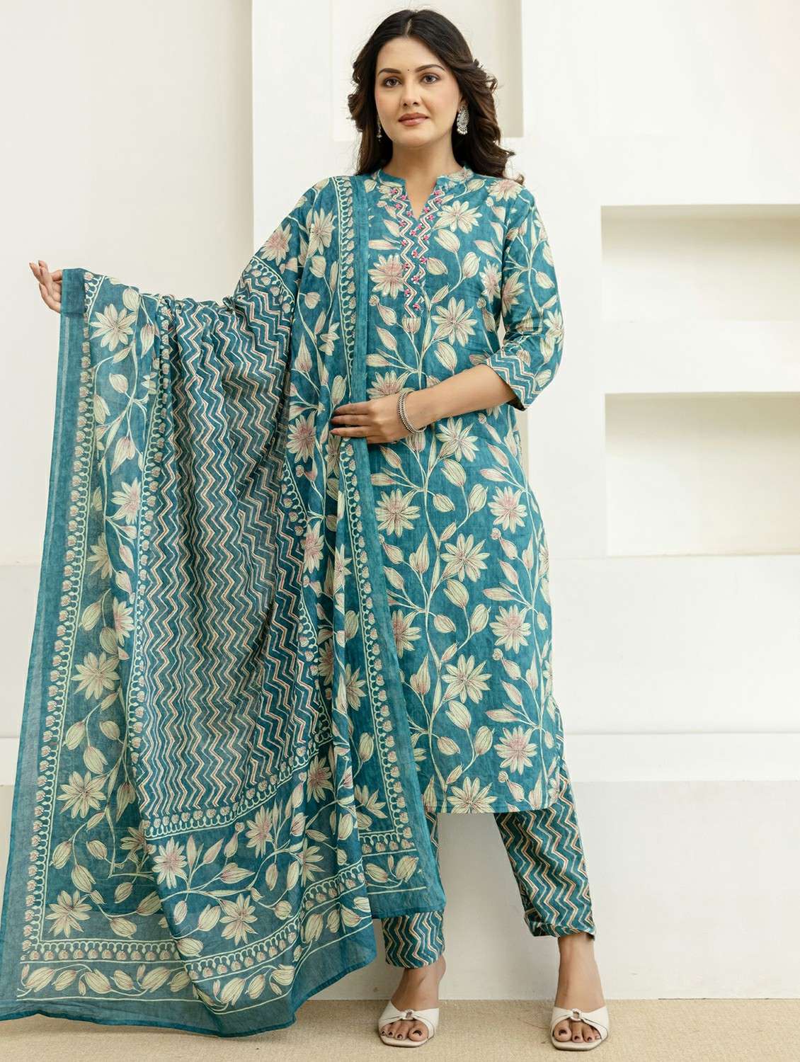 women printed three quarter sleeve kurta pant with dupatta set