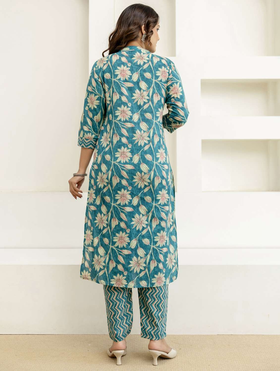 women printed three quarter sleeve kurta pant with dupatta set - 22542003 -  Standard Image - 4