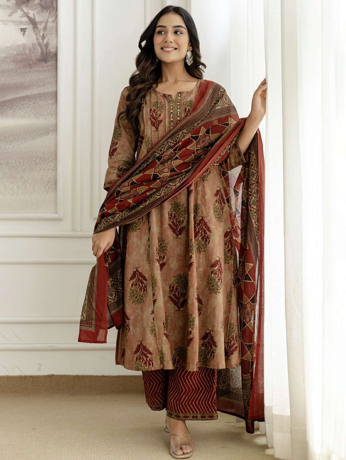 women printed three quarter sleeve kurta palazzo with dupatta set - 22542030 -  Standard Image - 4
