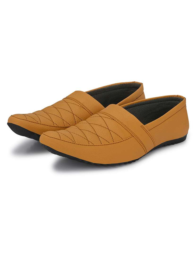 men solid slip on mojari - 22542062 -  Standard Image - 1
