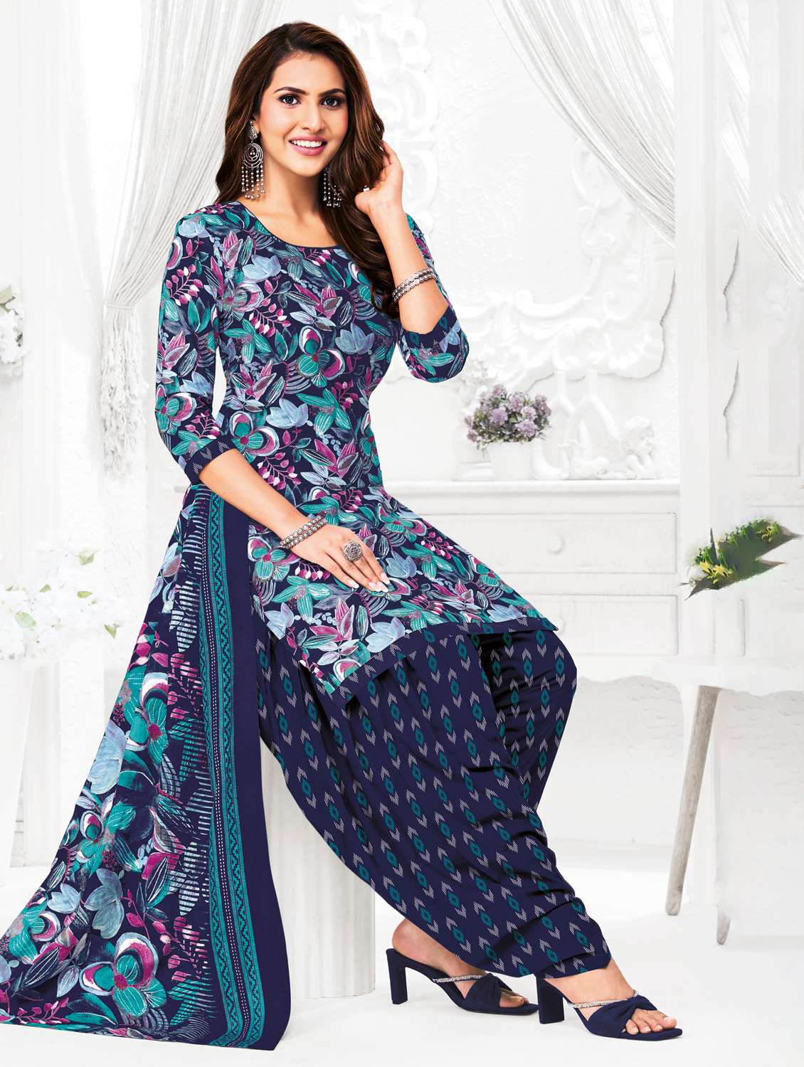 women printed three quarter sleeve kurta patiala with dupatta set