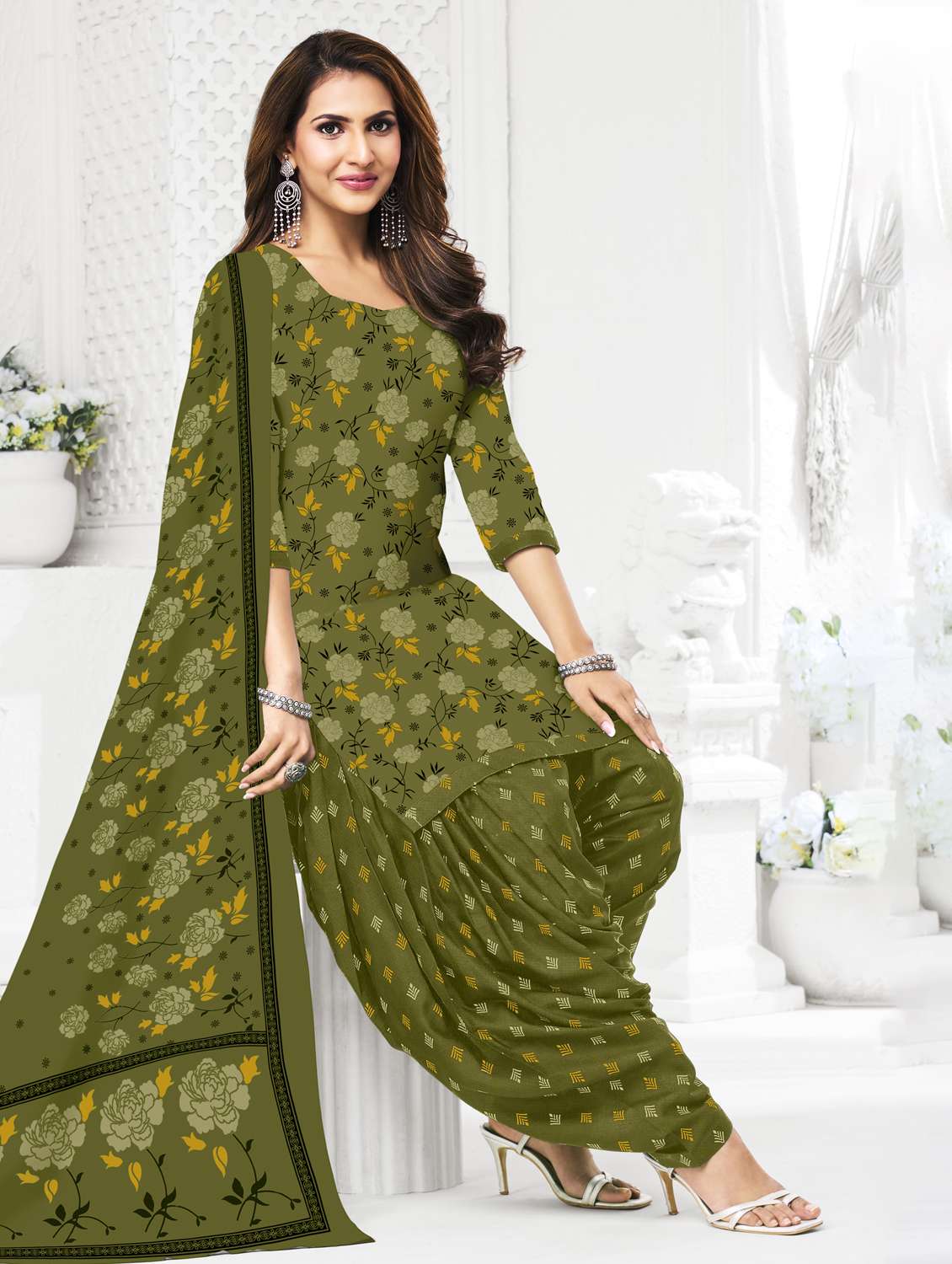 women printed three quarter sleeve kurta patiala with dupatta set