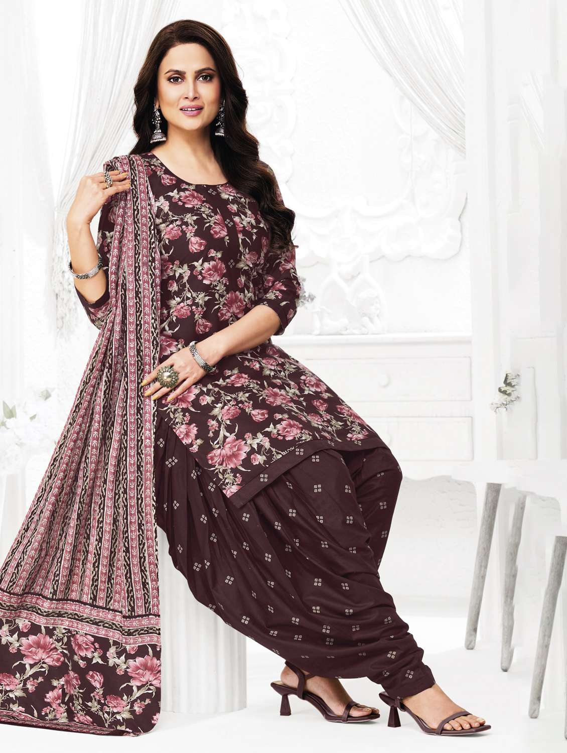 women printed three quarter sleeve kurta patiala with dupatta set