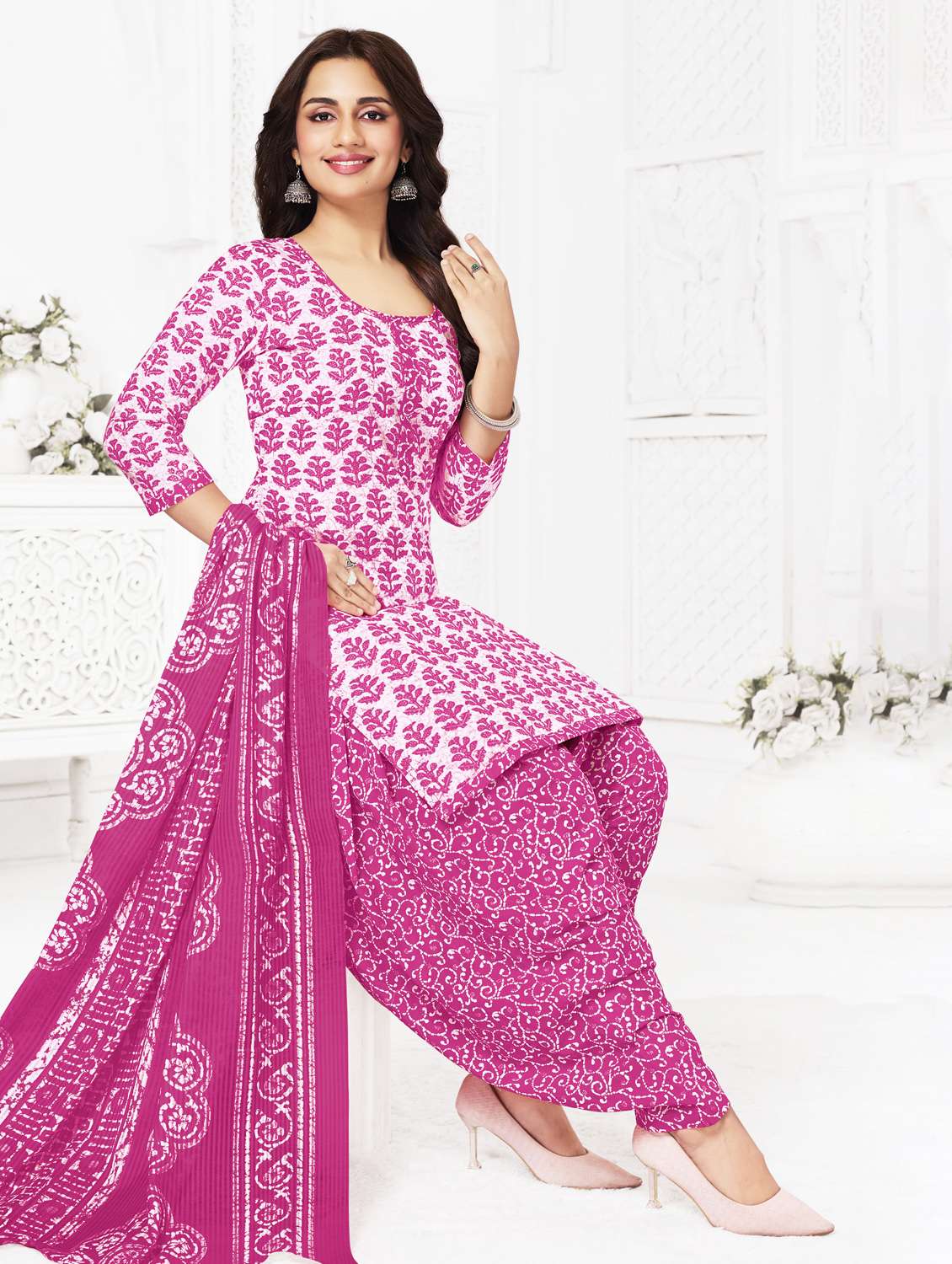 women printed three quarter sleeve kurta patiala with dupatta set