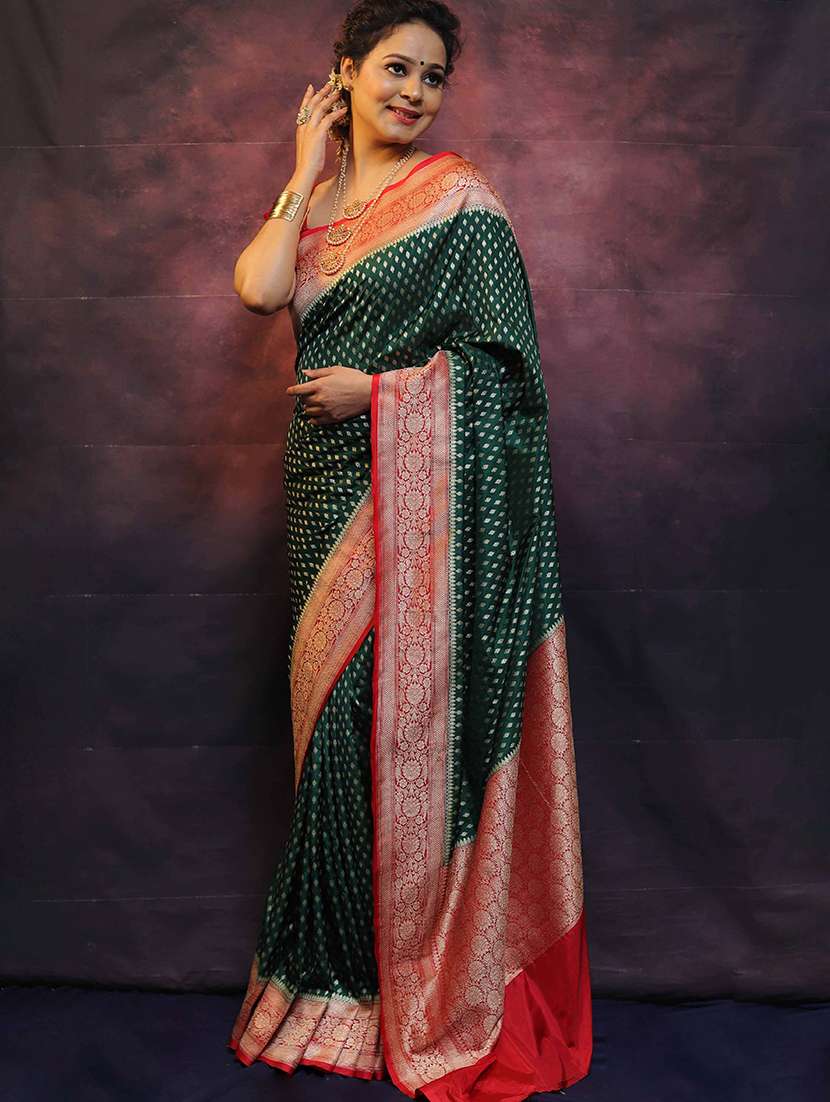 women self design banarasi saree with blouse