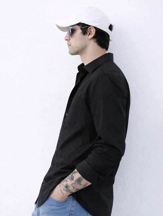 Men Solid Collared Regular Fit Casual Shirt - 22542572 -  Standard Image - 1
