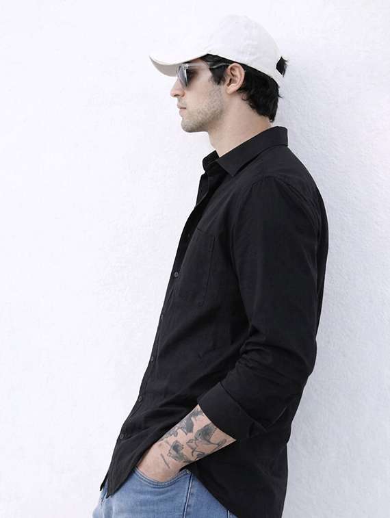 Men Solid Collared Regular Fit Casual Shirt - 22542637 -  Standard Image - 1