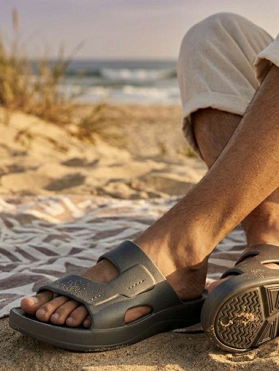 men grey toe seperator slider - 22542720 -  Standard Image - 4