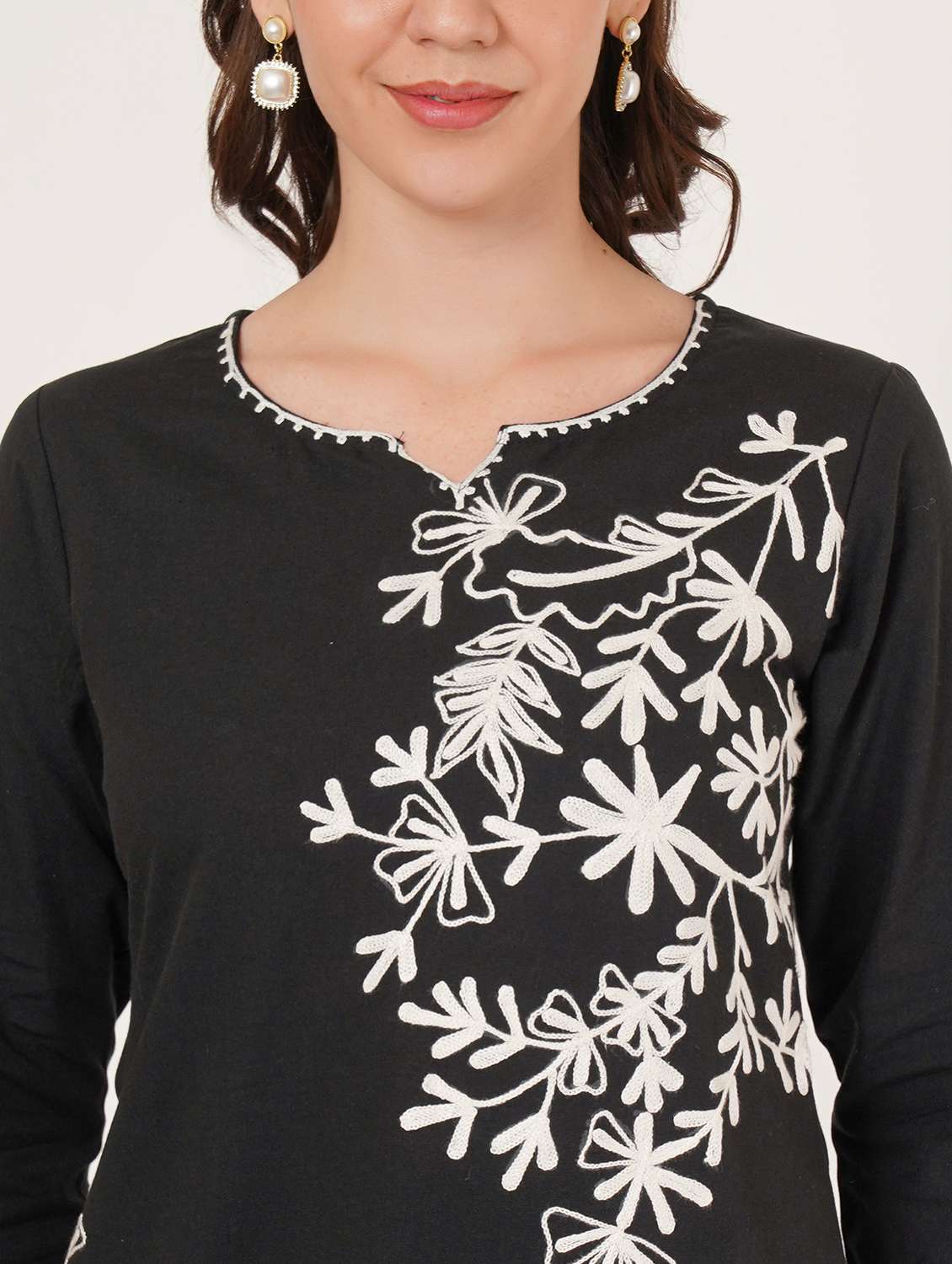 women embroidered notch neck straight kurti - 22542840 -  Standard Image - 1