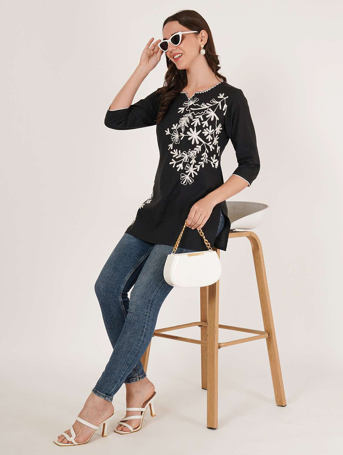 women embroidered notch neck straight kurti - 22542840 -  Standard Image - 6