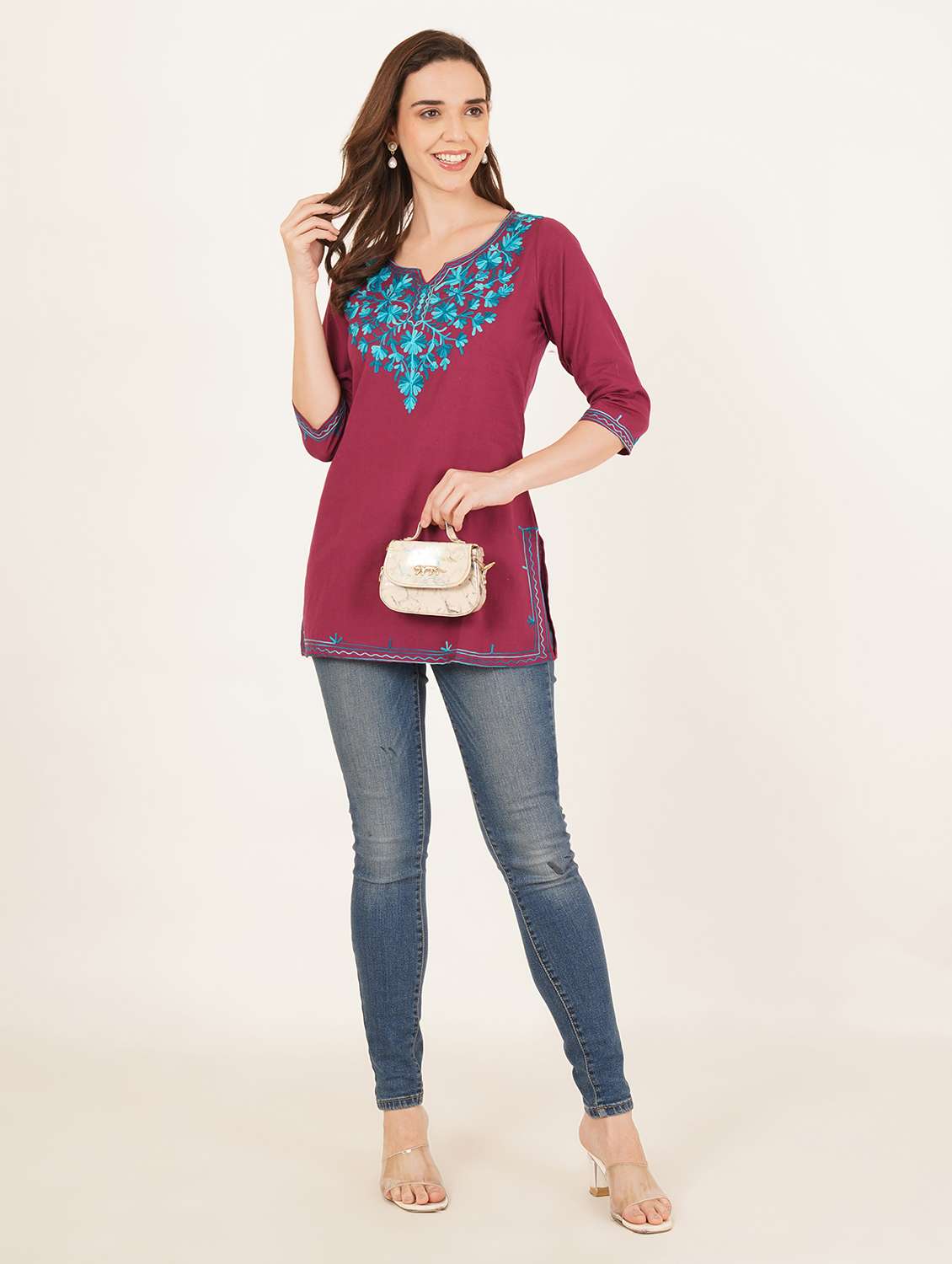 women embroidered notch neck straight kurti - 22542857 -  Standard Image - 4