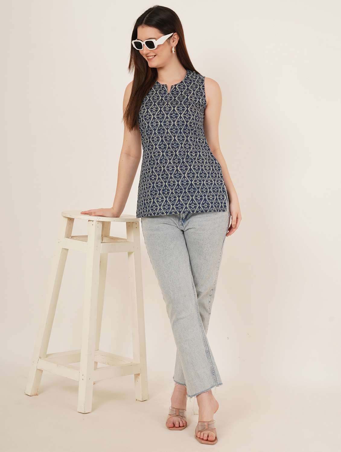 women printed sleeveless straight kurti - 22542888 -  Standard Image - 4