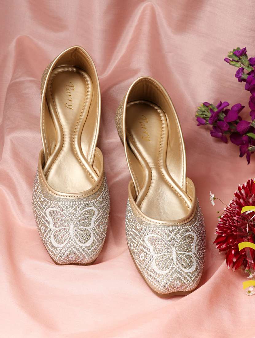 women embellished slip on jutis