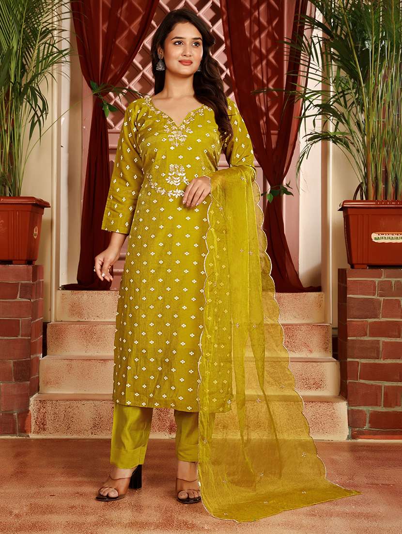 women printed three quarter sleeves kurta pant set with dupatta - 22543462 -  Standard Image - 1