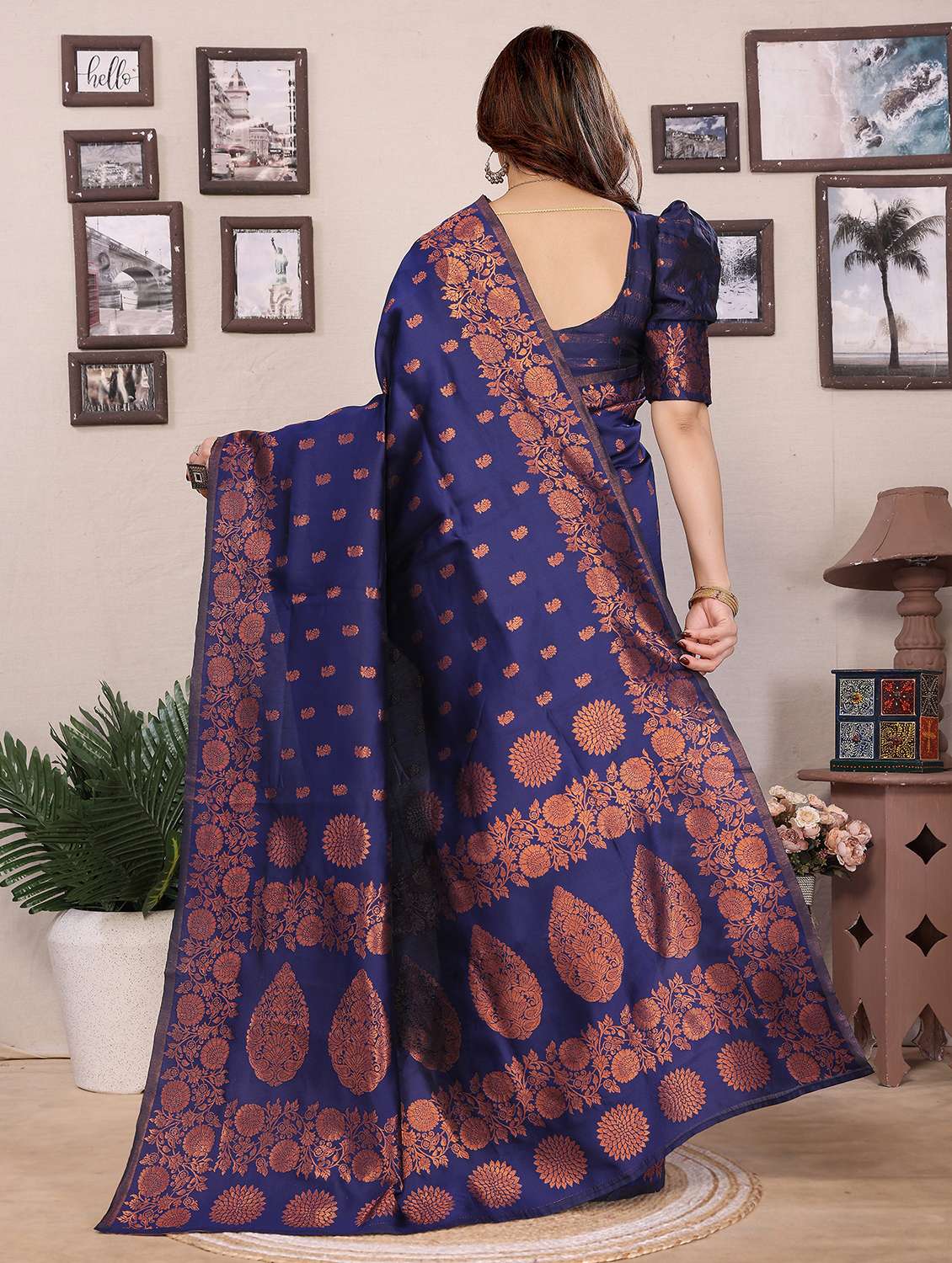 Women Self Design Banarasi Saree With Blouse - 22543856 -  Standard Image - 4