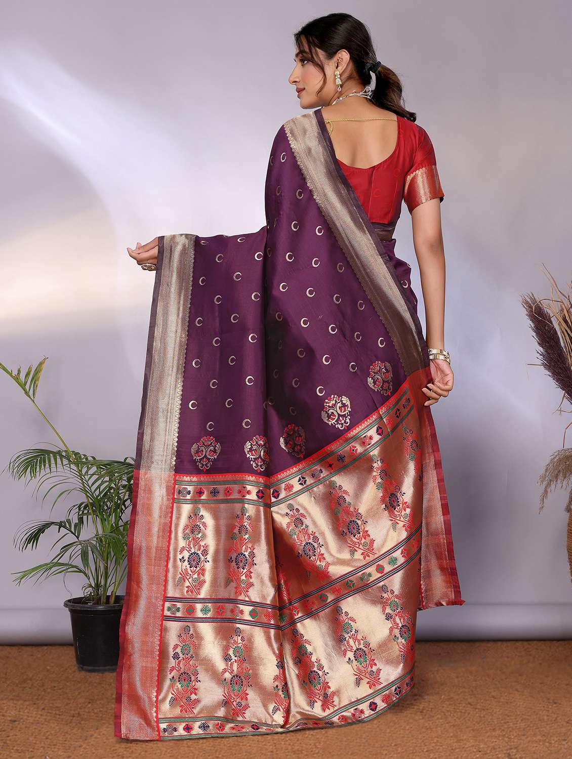 Women Self Design Paithani Saree With Blouse - 22543864 -  Standard Image - 4