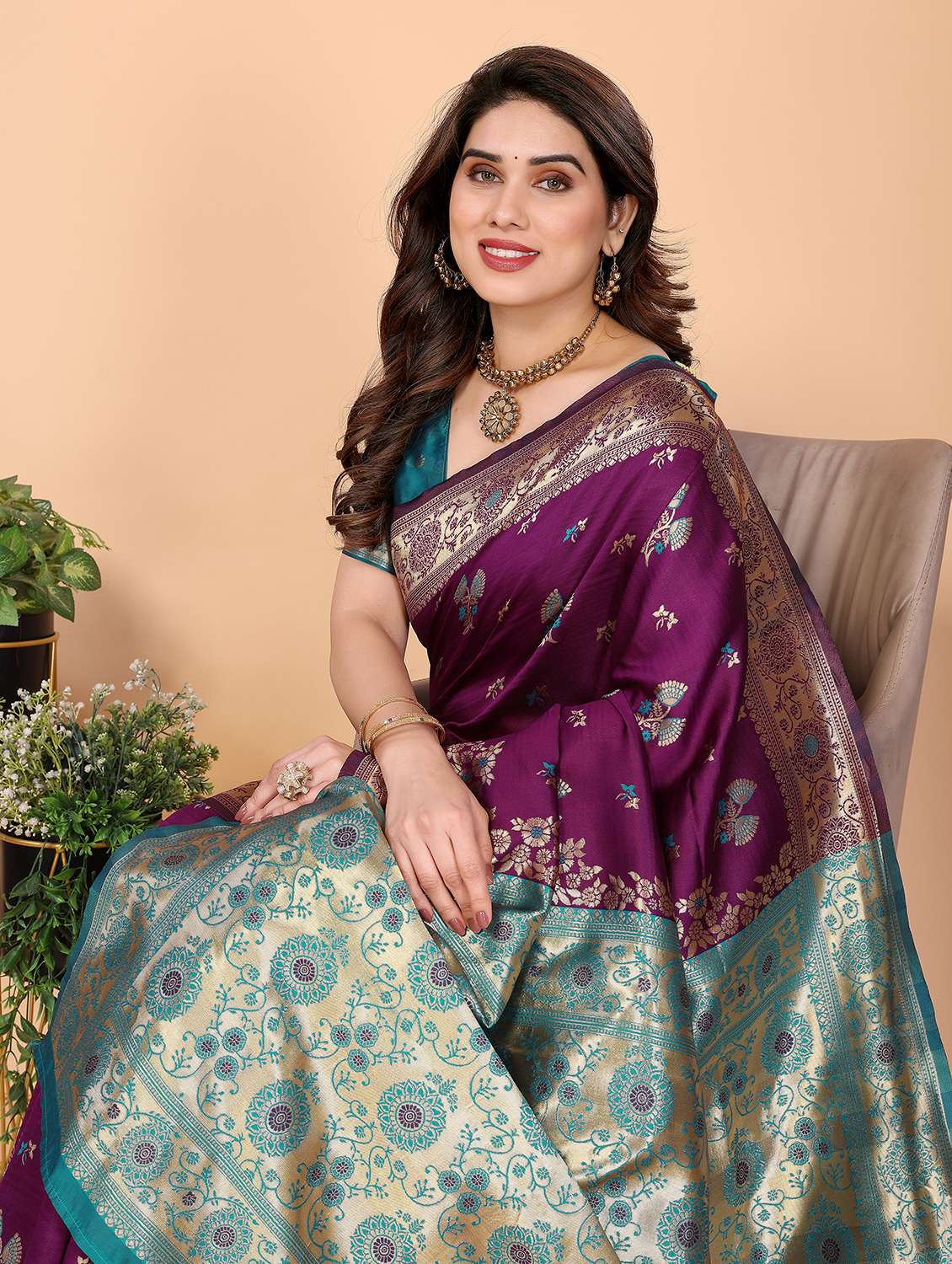 Women Self Design Banarasi Saree With Blouse - 22543868 -  Standard Image - 1
