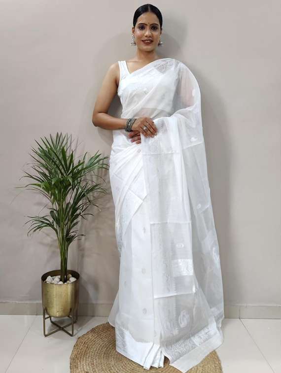 women self design handloom saree with blouse