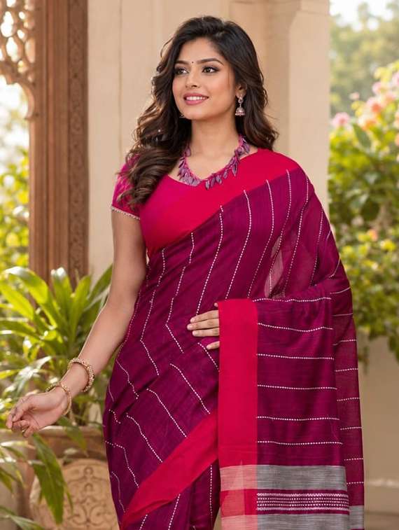women self design handloom saree with blouse - 22543926 -  Standard Image - 1