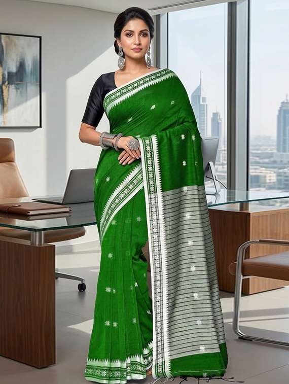 women self design handloom saree with blouse