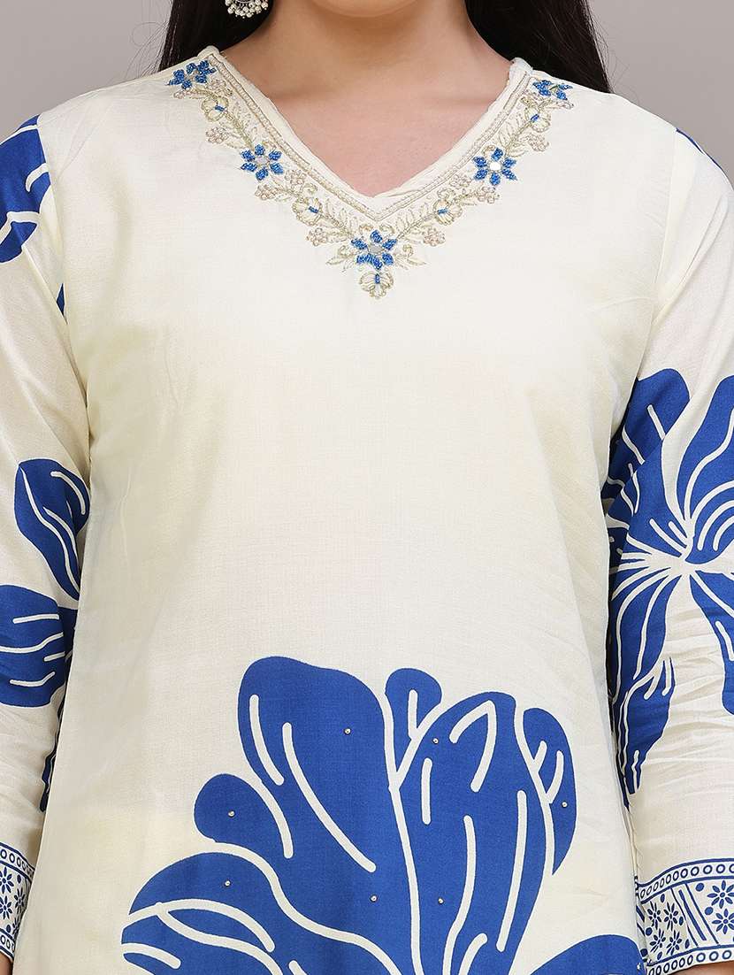 Women Printed Three Quarter Sleeves Kurta Pant With Dupatta Set - 22546265 -  Standard Image - 1