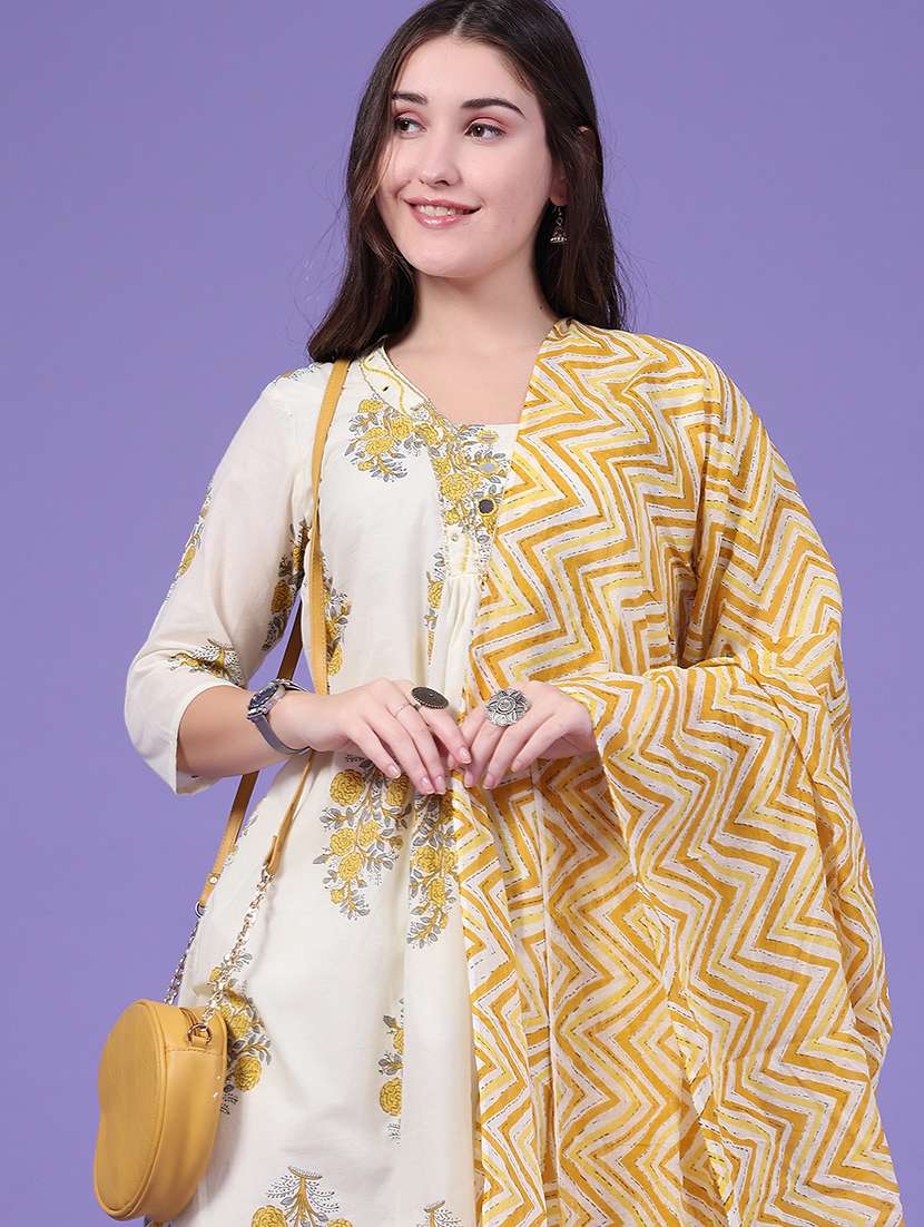 women printed three quarter sleeve kurta pant with dupatta set - 22546346 -  Standard Image - 4