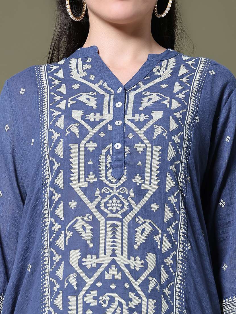 Women Self Design Three Quarter Sleeves Straight Kurta - 22547349 -  Standard Image - 1