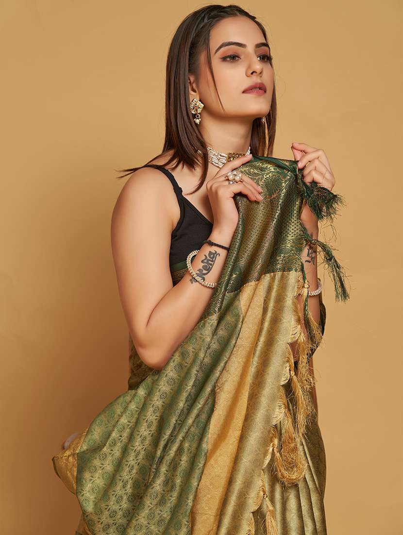 Women Self Design Bordered Saree With Blouse - 22548108 -  Standard Image - 1