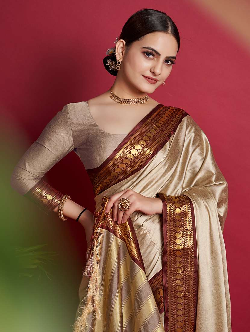 women solid with bordered saree with blouse - 22548111 -  Standard Image - 1