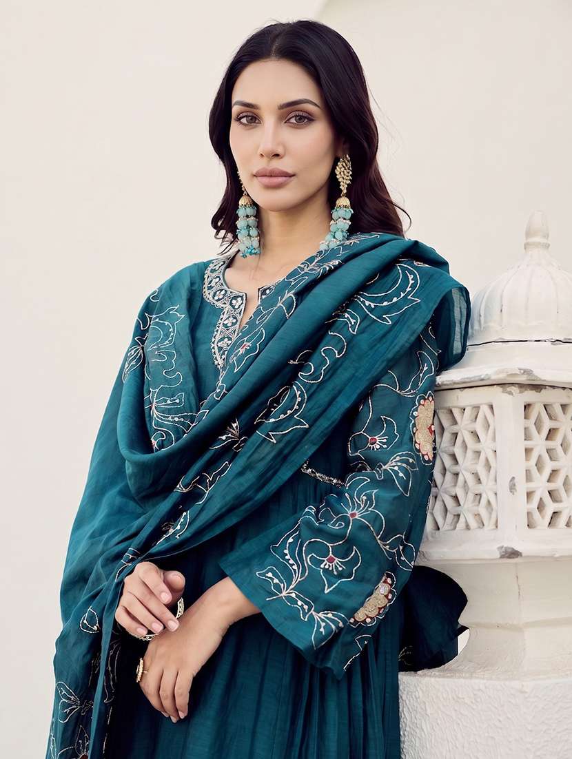 women embroidered long sleeve kurta pant with dupatta set - 22548125 -  Standard Image - 1