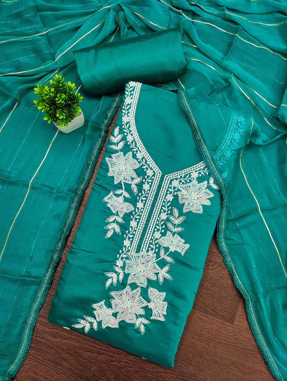Women Embroidered Unstitched Suit Set - 22548428 -  Standard Image - 1