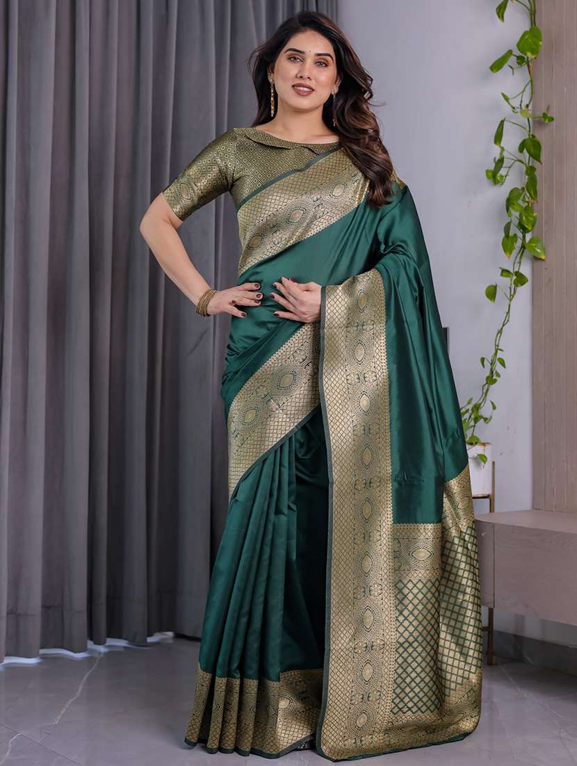 women solid with bordered saree with blouse