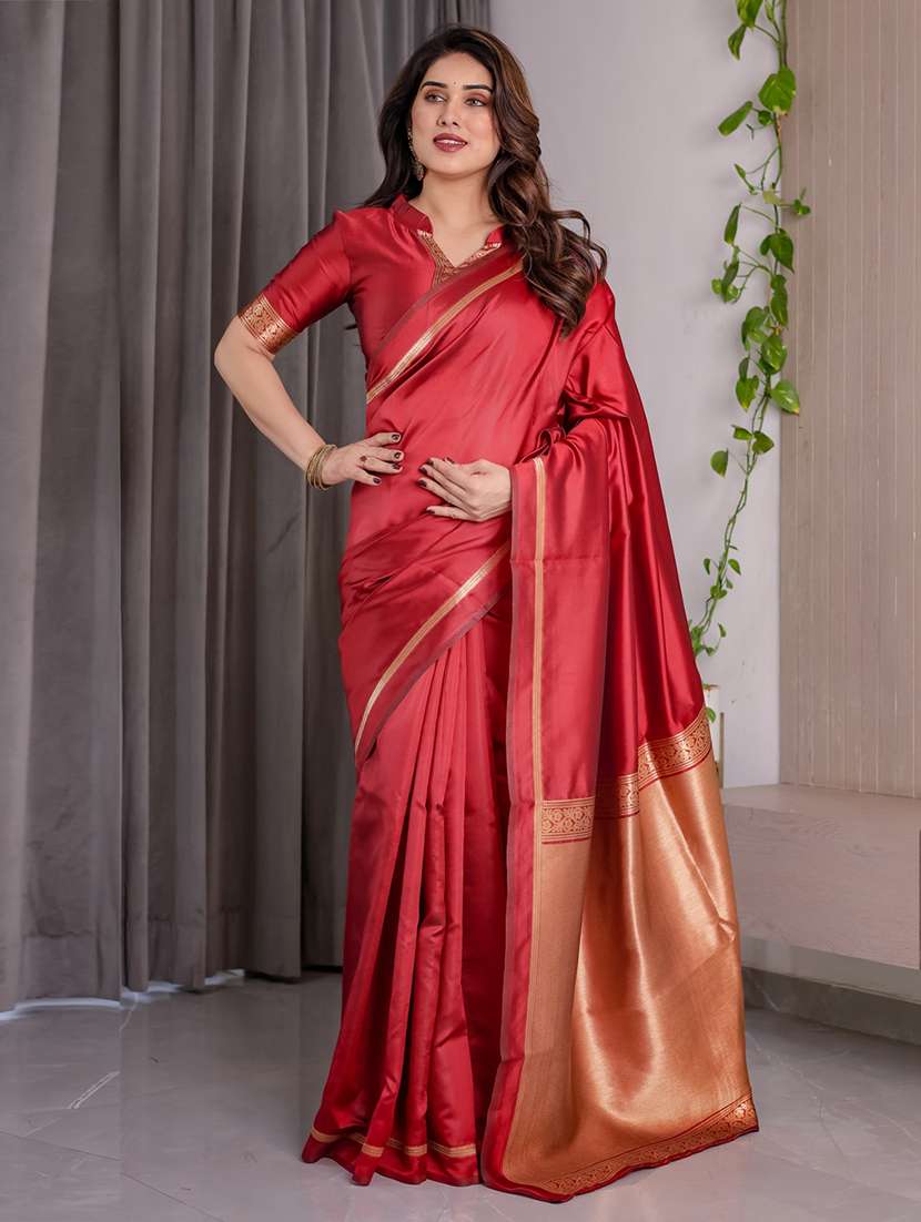women solid with bordered saree with blouse