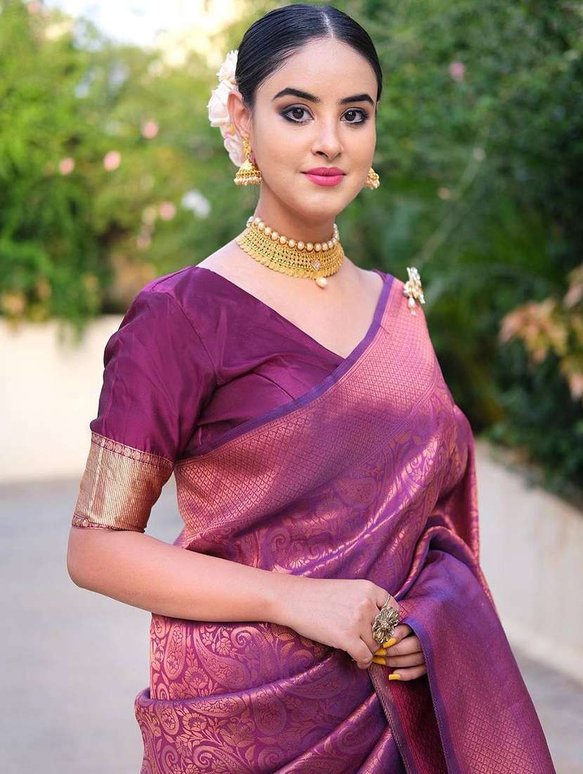 Women Self Design Banarasi Saree With Blouse - 22548516 -  Standard Image - 4