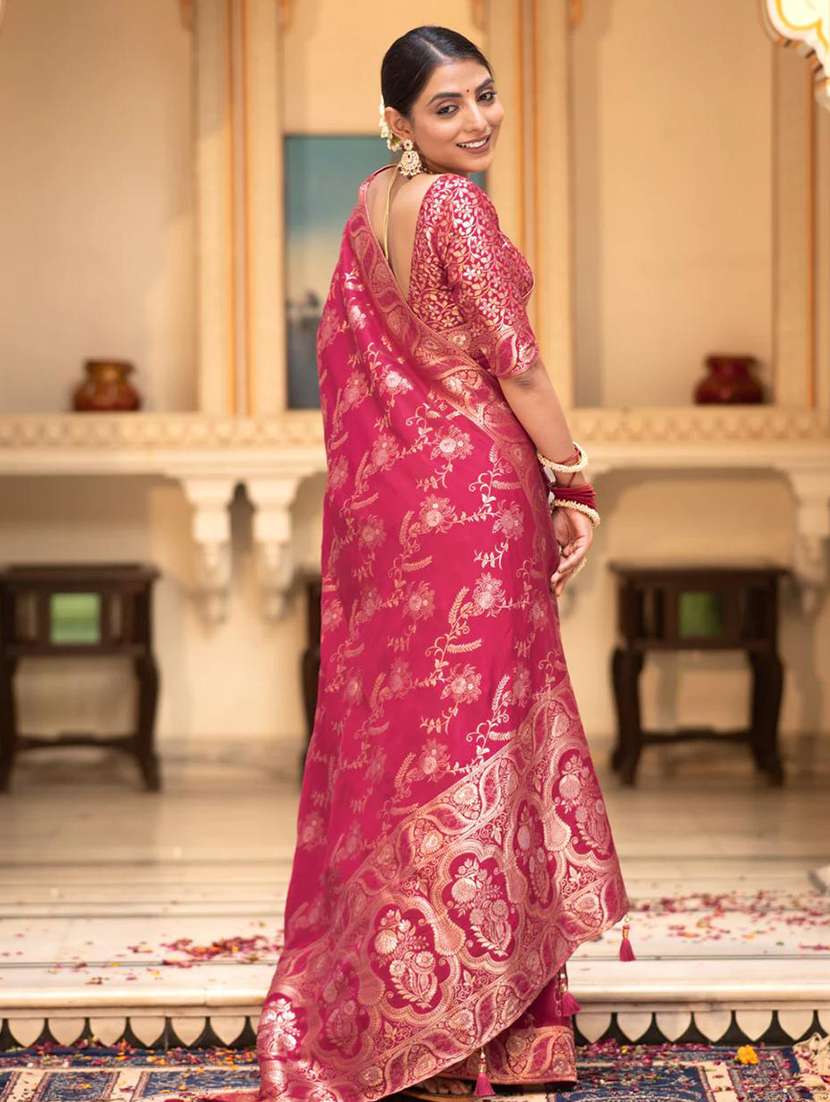 women self design banarasi saree with blouse - 22548531 -  Standard Image - 1