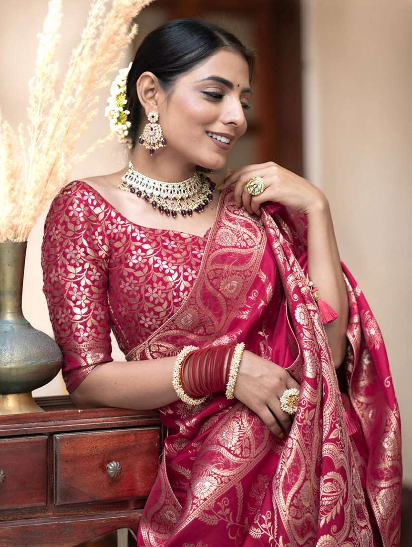 women self design banarasi saree with blouse - 22548531 -  Standard Image - 4