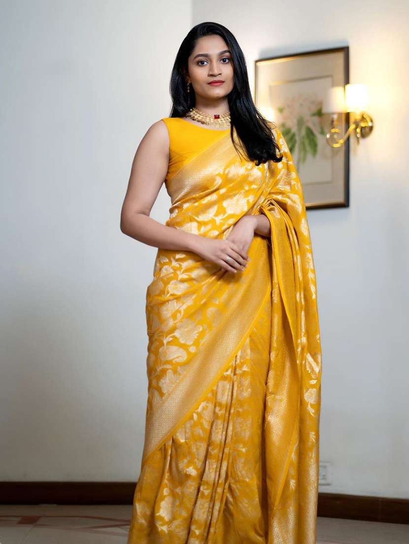 women self design banarasi saree with blouse - 22548533 -  Standard Image - 4