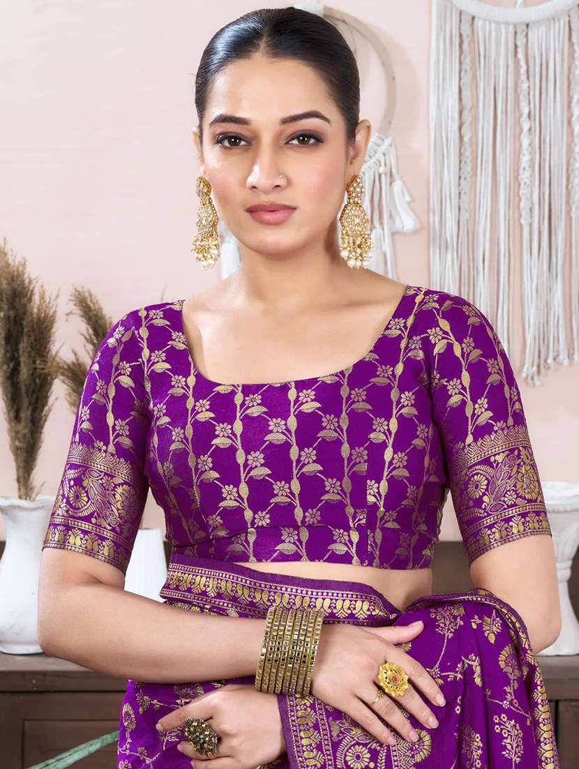 women self design banarasi saree with blouse - 22548549 -  Standard Image - 4