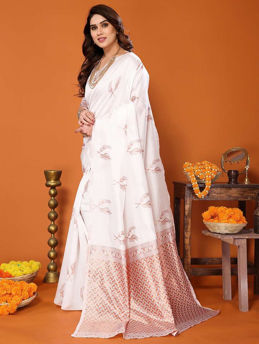 women self design banarasi saree with blouse - 22548567 -  Standard Image - 1