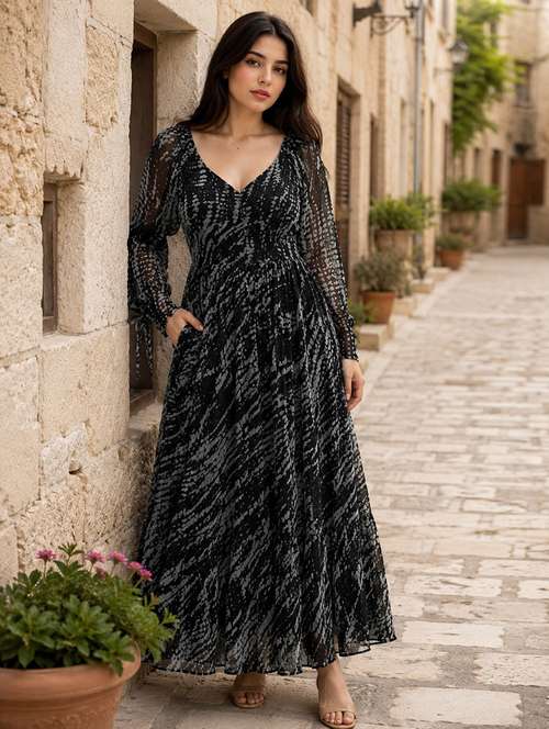 dressed in yellow Scuba Dress M This sweet and dainty Color:Black / Silver Habesha traditional wear ABIGAIL WHITE HYBRID MIDI