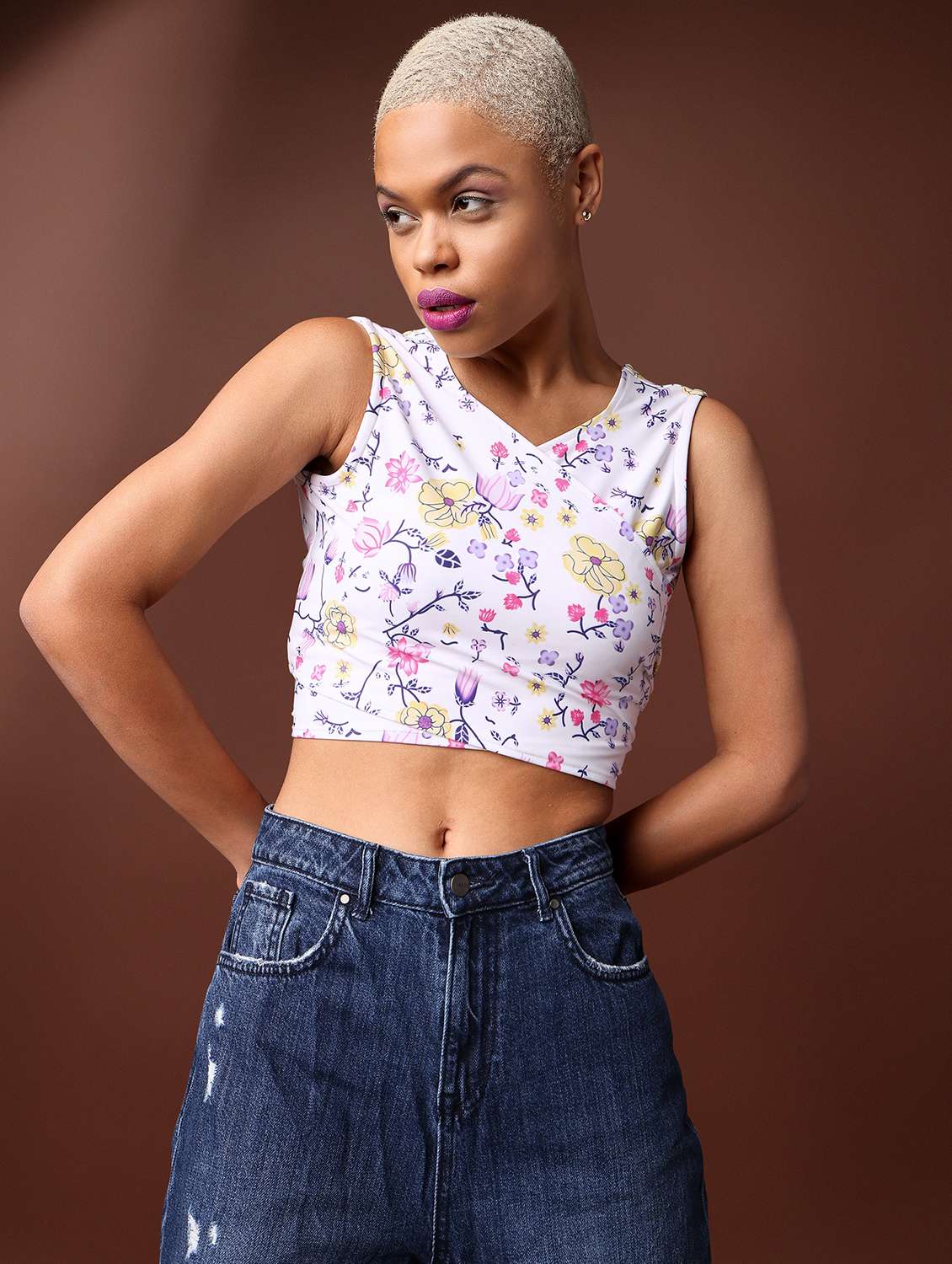 women printed sleeveless crop top