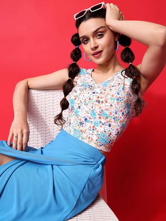 women printed sleeveless crop top