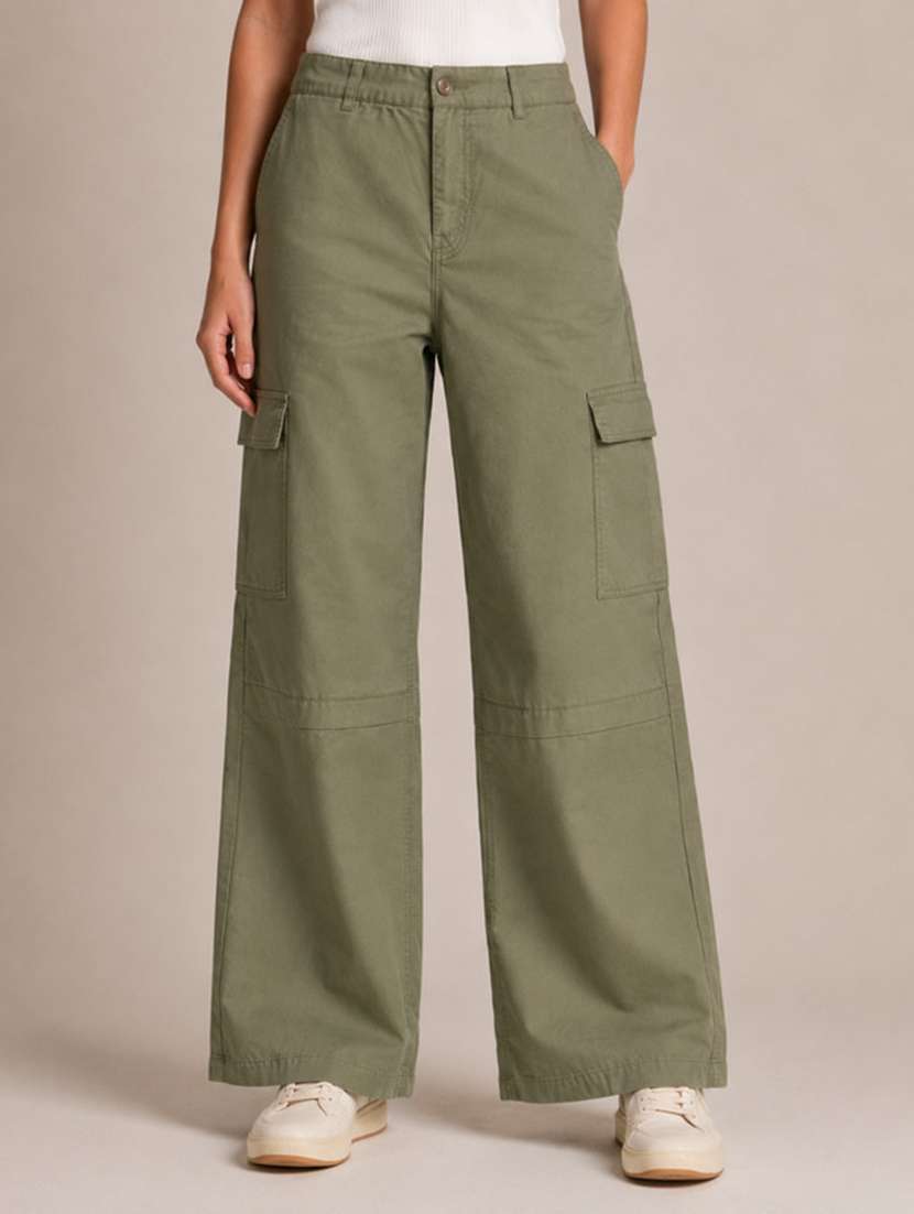 women solid mid rise regular fit cargo