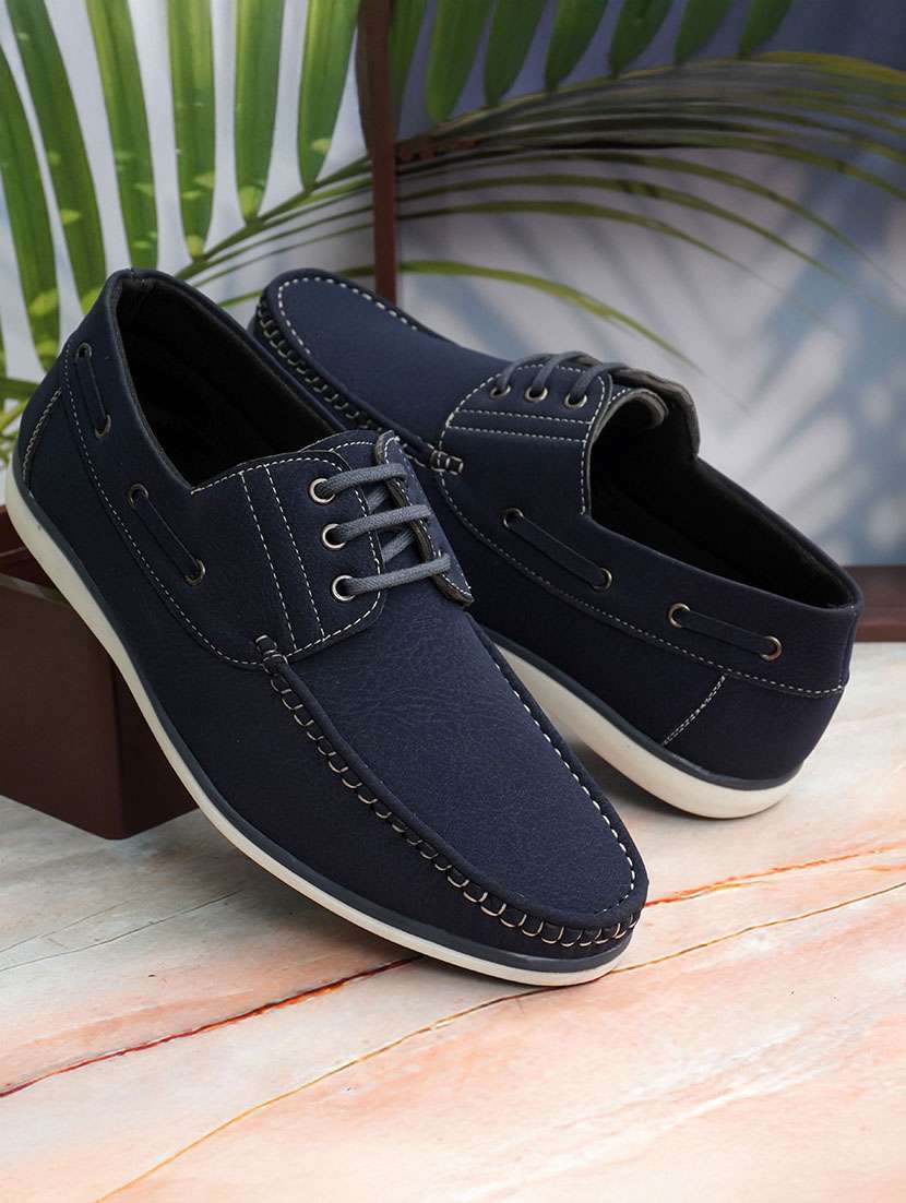 men solid lace up boat shoes