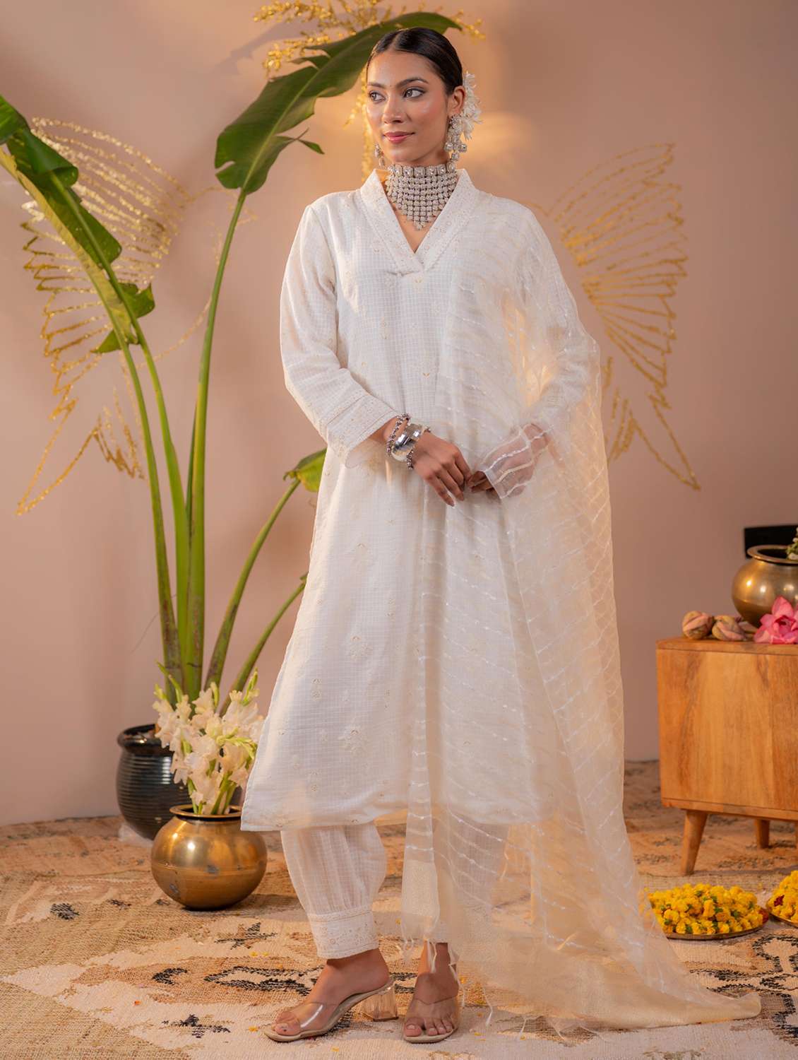 women embroidered long sleeve kurta salwar with dupatta set