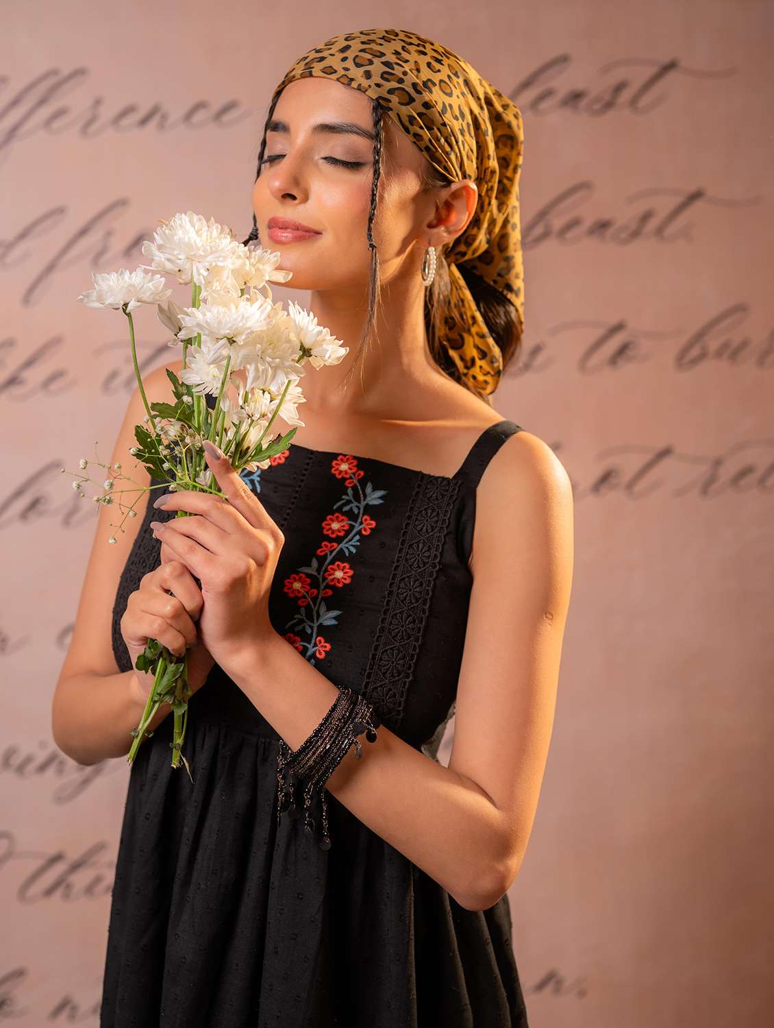 Women Self Design Sleeveless A-line Dress - 22550180 -  Standard Image - 1