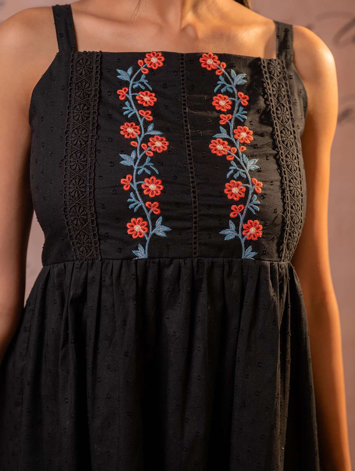 Women Self Design Sleeveless A-line Dress - 22550180 -  Standard Image - 4