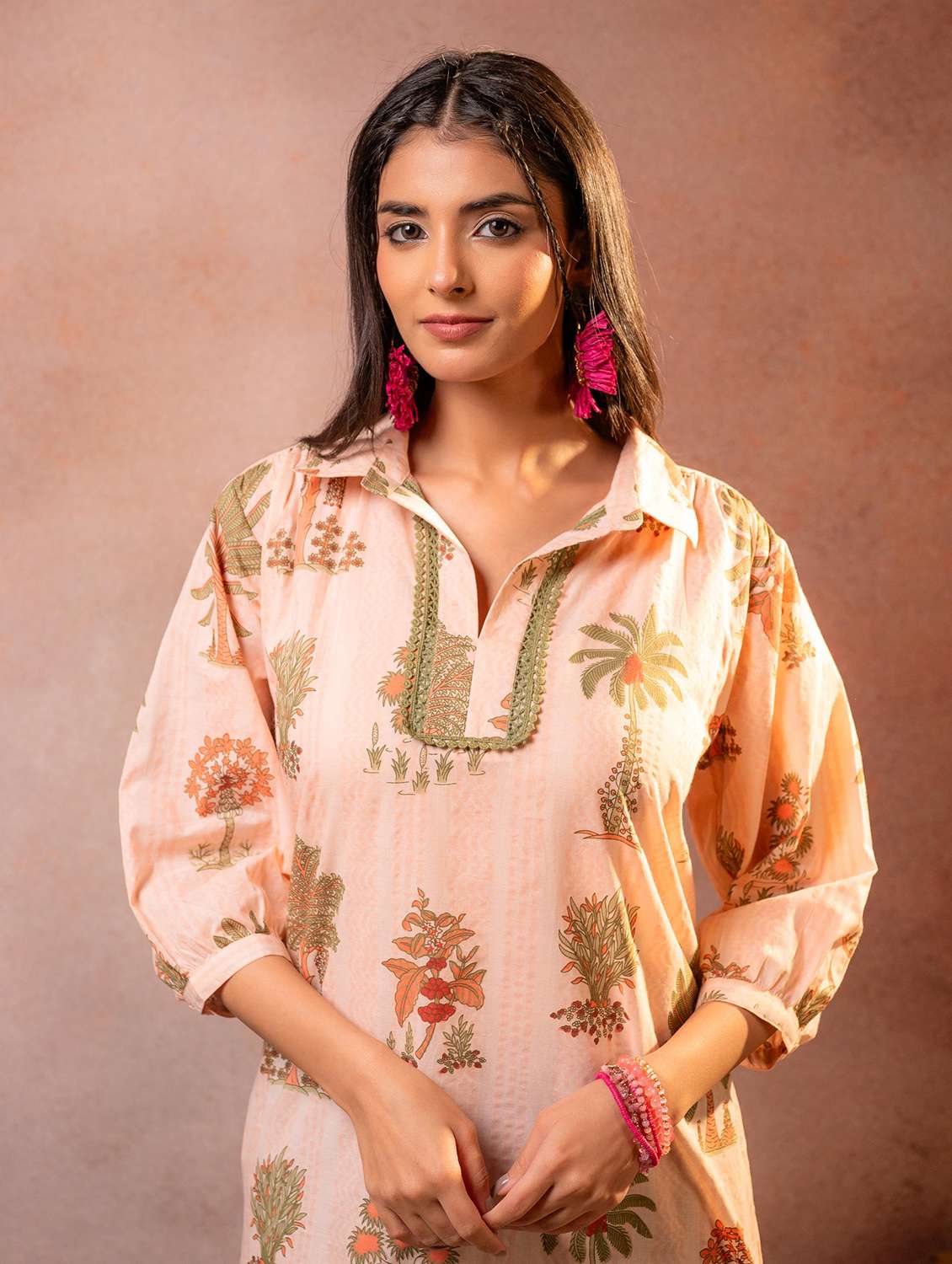 Women Printed Three Quarter Sleeves Straight Kurta - 22550222 -  Standard Image - 1