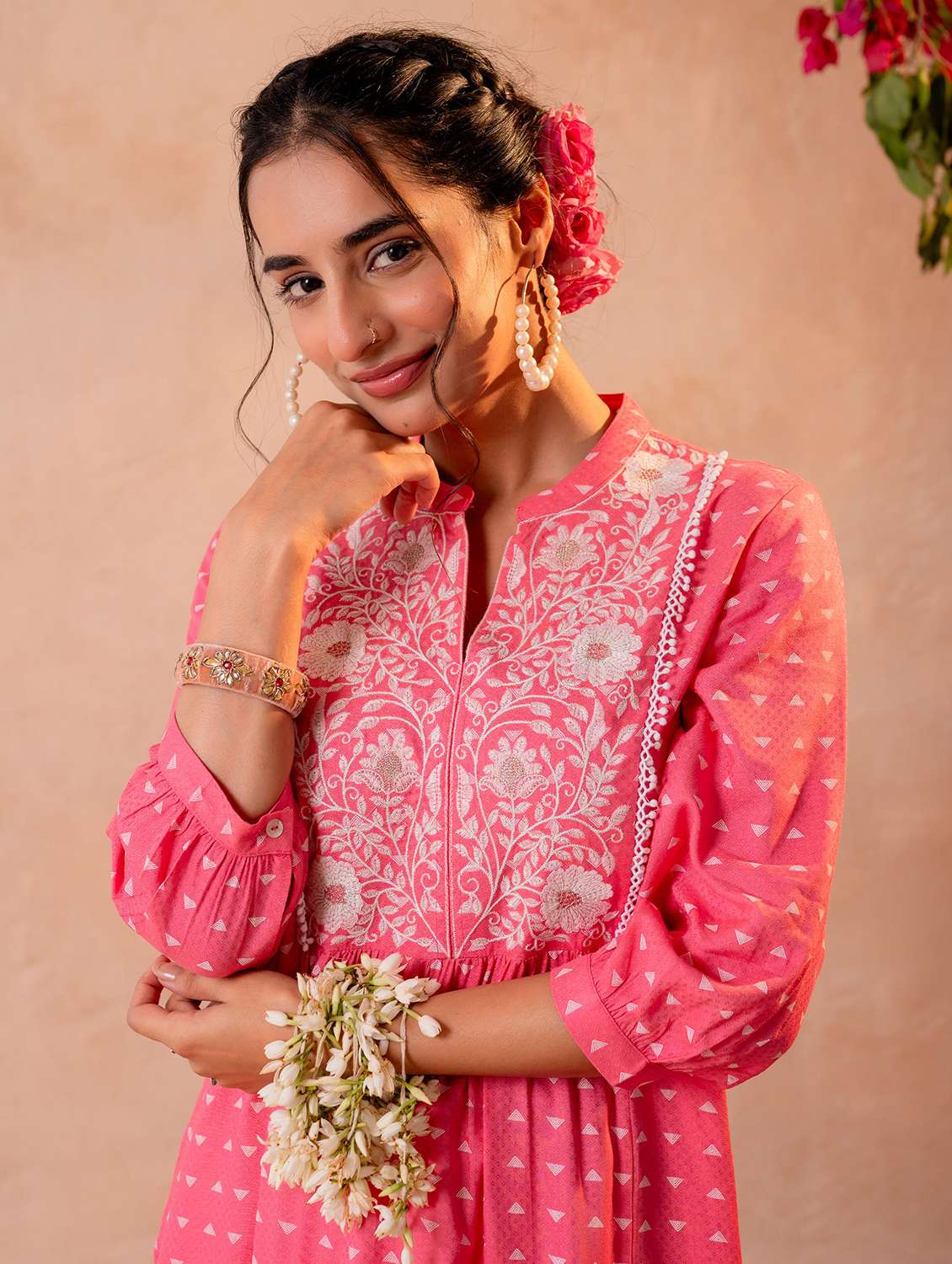 Women Printed Three Quarter Sleeves Straight Kurta - 22550282 -  Standard Image - 1