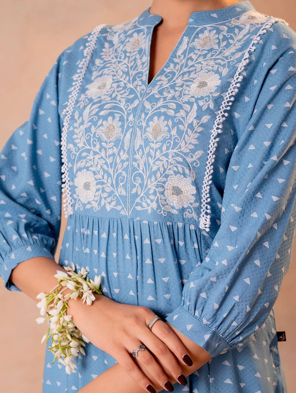 Women Printed Three Quarter Sleeves Straight Kurta - 22550283 -  Standard Image - 4